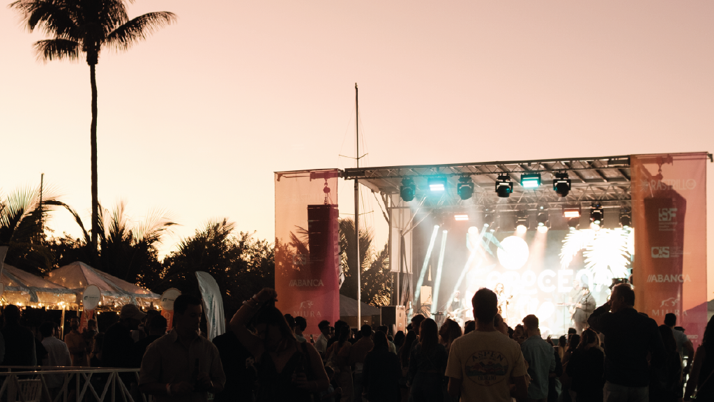 CIS University CIS University and its foundation, ISF, bring together the solidarity community in Miami at the 6th edition of the Rastrillo 305 2