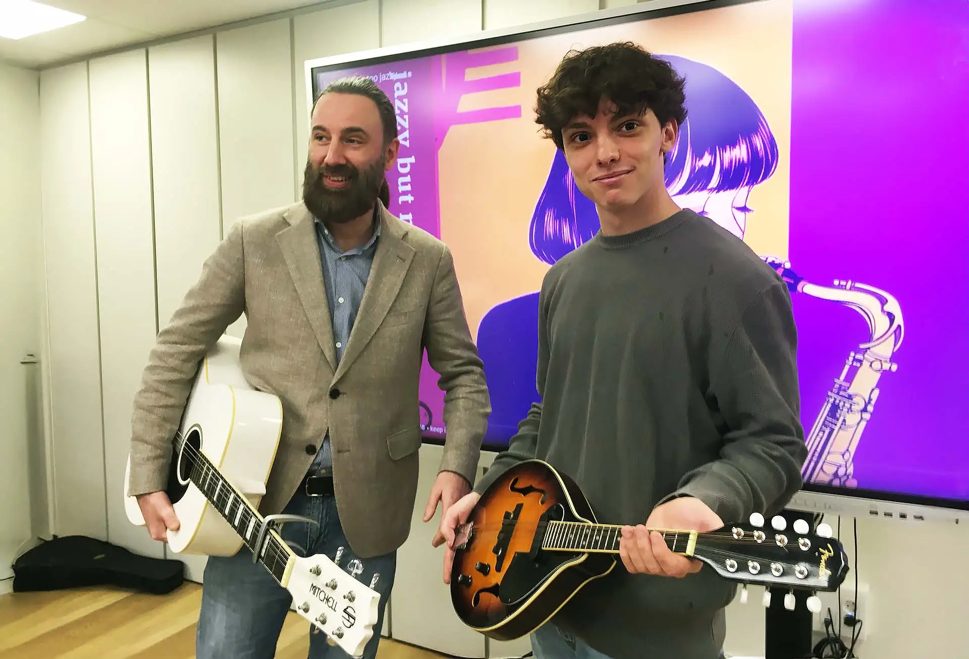 1920 x 1306 Music Club 1